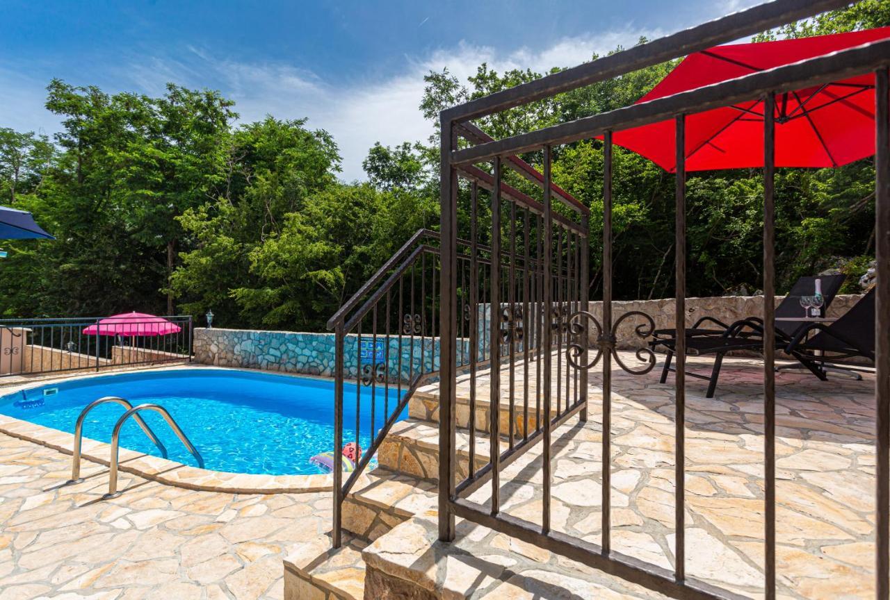 Apartment With A Private Swimming Pool, Garden & Bbq Gostinjac Exterior foto